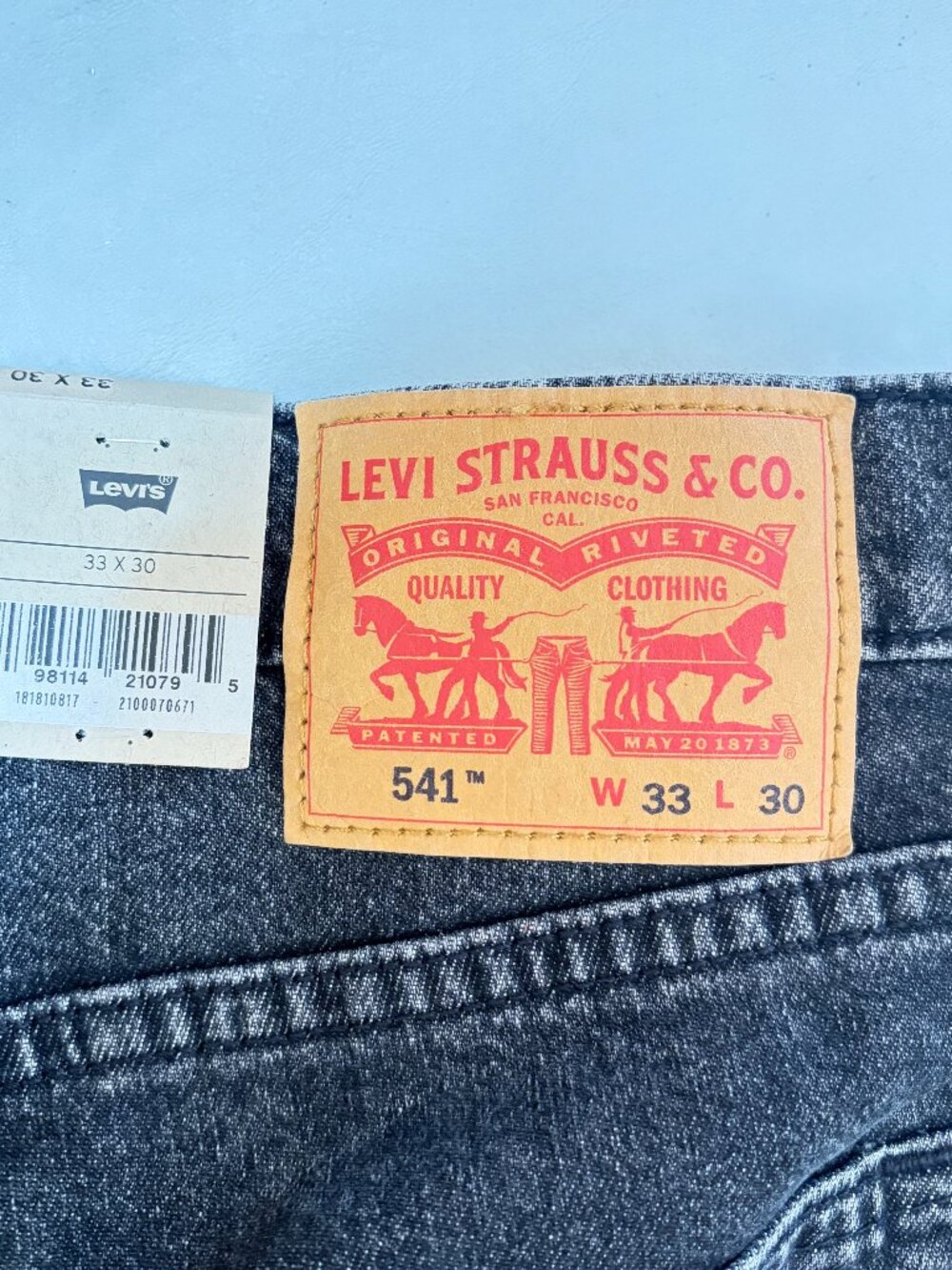 Levi's 541 Athletic Taper Black Jeans Size 33 x 30 NWT - Picture 4 of 6